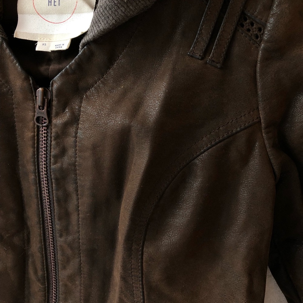 Leather jacket - Picture 2 of 2